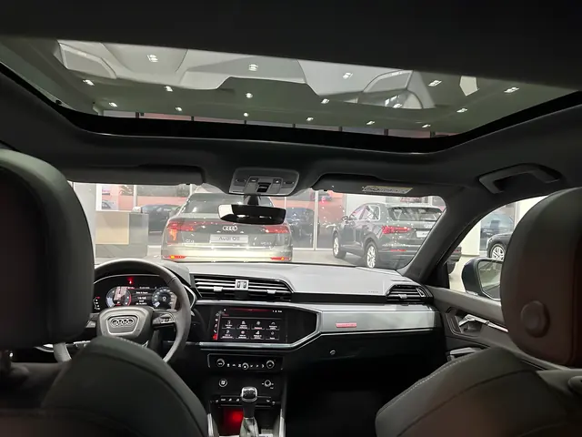 Audi Q3 Sportback — Riani Rental Car