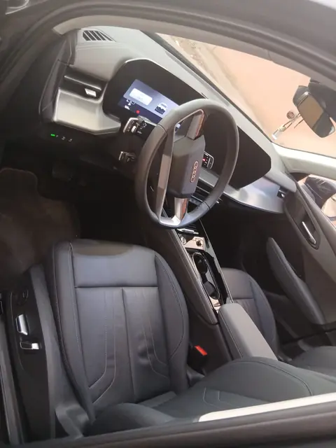 Audi Q5 — Riani Rental Car
