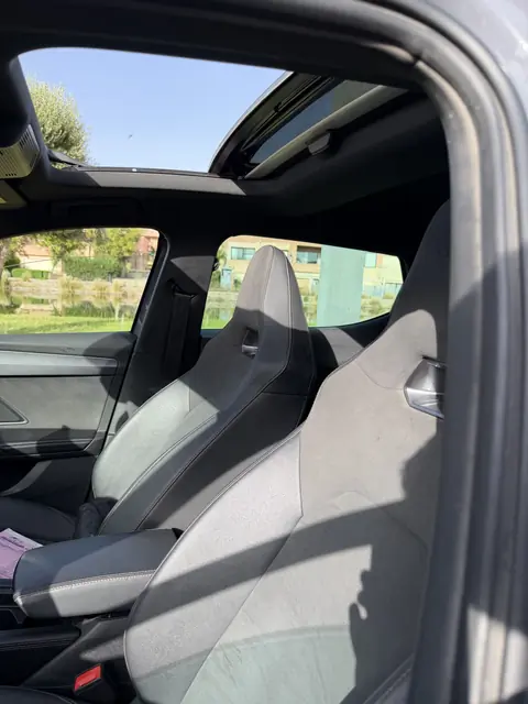 Cupra Leon — Riani Rental Car