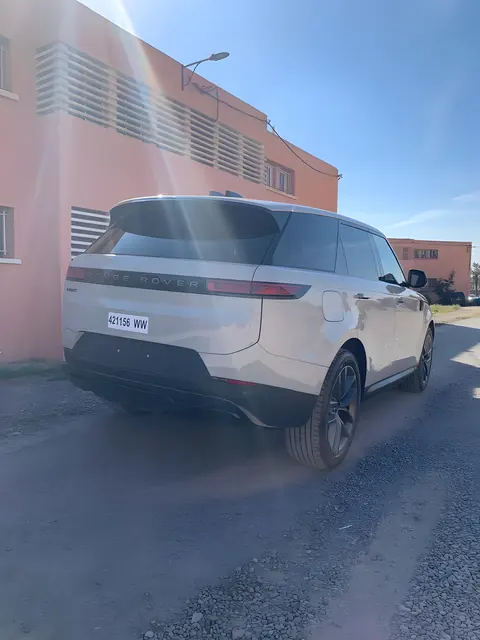 Range Rover Sport — Riani Rental Car