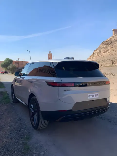 Range Rover Sport — Riani Rental Car