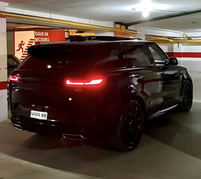 Range Rover Sport — Riani Rental Car