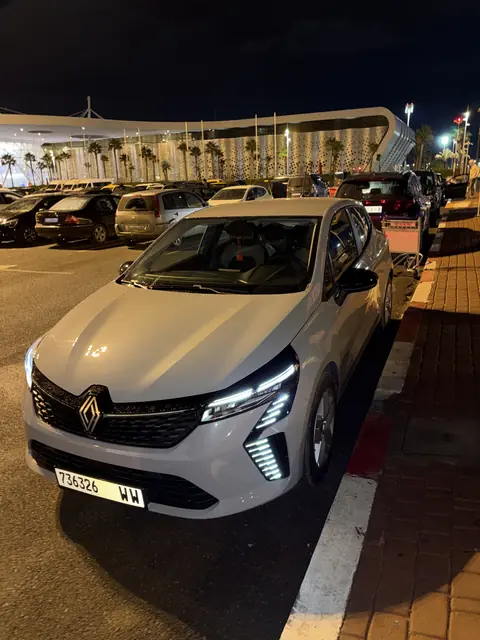 Renault Clio 5 — Riani Rental Car
