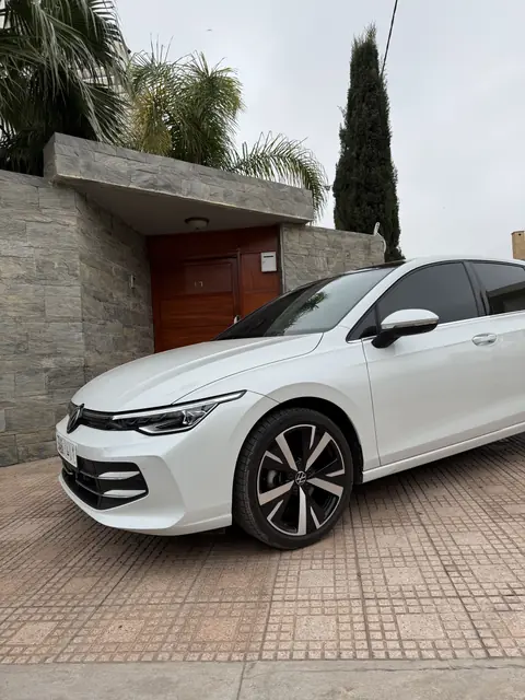 Volkswagen Golf 8 R-Line — Riani Rental Car